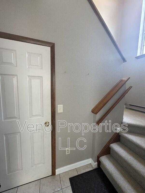 5213 Forest Point Dr S in Clifton Park, NY - Building Photo - Building Photo