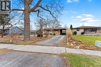 225 Fort St in Amherstburg, ON - Building Photo - Building Photo