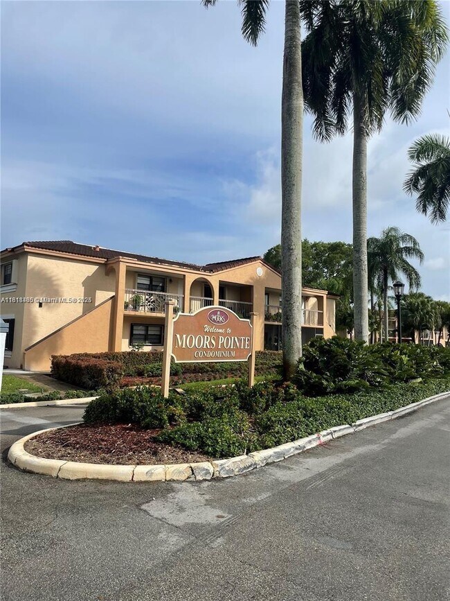 18286 Mediterranean Blvd in Hialeah, FL - Building Photo - Building Photo