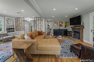 16 Twixt Hills Rd in Ridgefield, CT - Building Photo - Building Photo