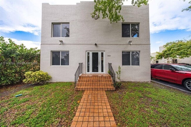 1853 SW 17th St in Miami, FL - Building Photo - Building Photo