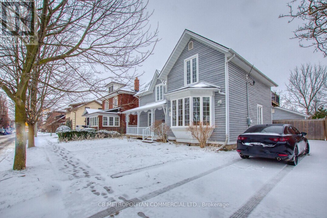 19 Mill St N in Brampton, ON - Building Photo