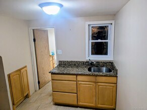 9 Hollowbrook Pl in Cortlandt Manor, NY - Building Photo - Building Photo