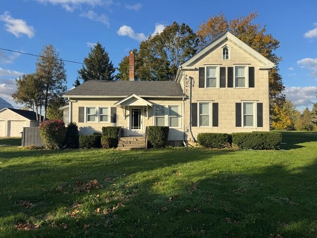 41W655 Main Street Rd in Elburn, IL - Building Photo - Building Photo