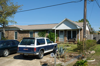 1272-1274 Redwood Ln in Gulf Breeze, FL - Building Photo - Building Photo