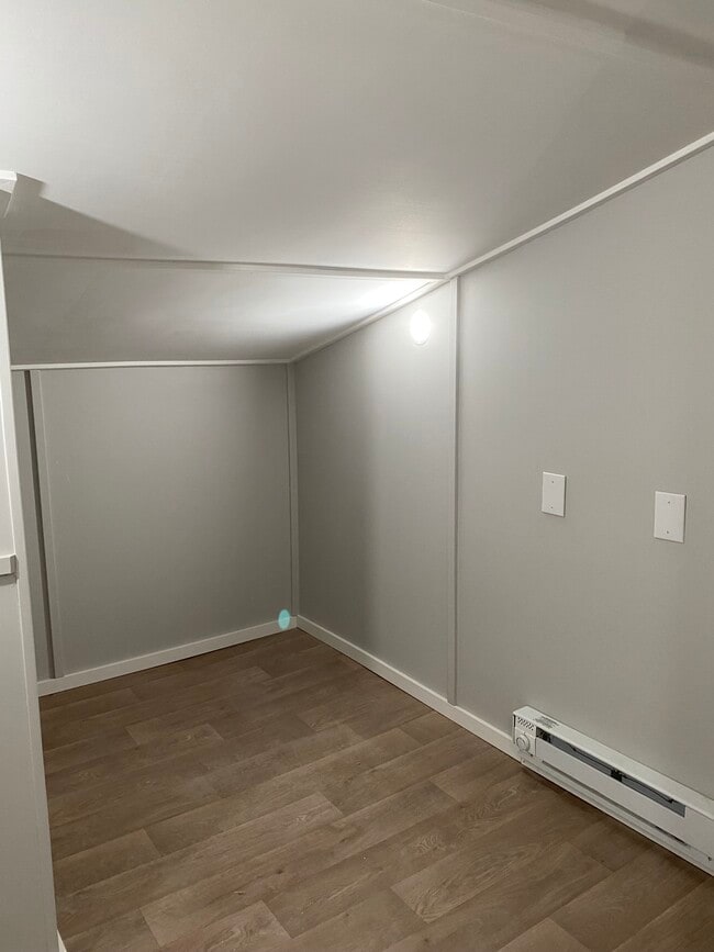 107 E 10th St, Unit 107A in Oswego, NY - Building Photo - Building Photo