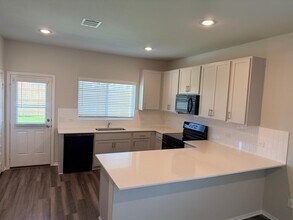 13312 Underbank Rd in Pflugerville, TX - Foto de edificio - Building Photo