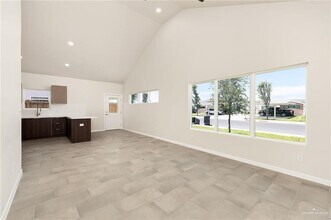 1420 E Iris Ave in McAllen, TX - Building Photo - Building Photo
