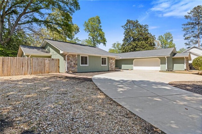 350 Somerset Ln SE in Marietta, GA - Building Photo - Building Photo