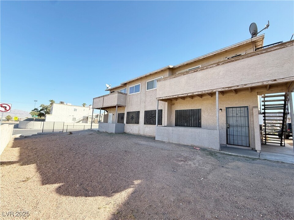 2353 Exeter Dr in Las Vegas, NV - Building Photo