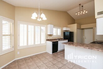 1519 E Sequoia Dr in Phoenix, AZ - Building Photo - Building Photo