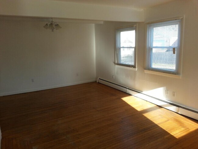 36 Evarts St in Newport, RI - Building Photo - Building Photo