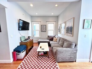 194 Marion St in Boston, MA - Building Photo - Building Photo