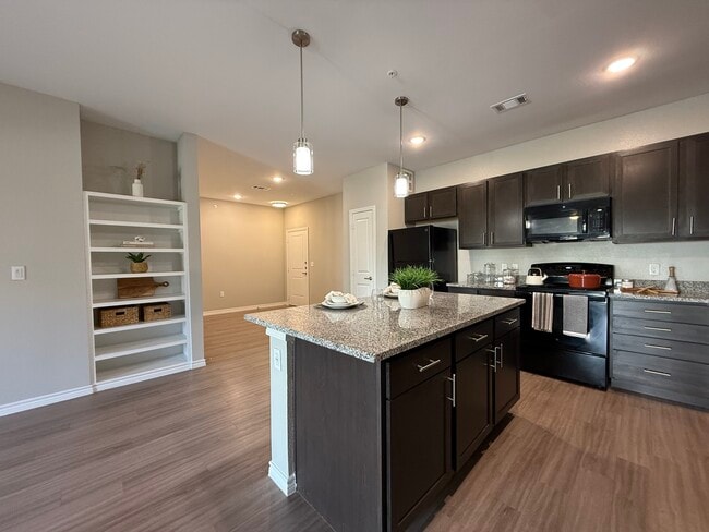 3144 Gorge Way in Canyon Lake, TX - Foto de edificio - Building Photo