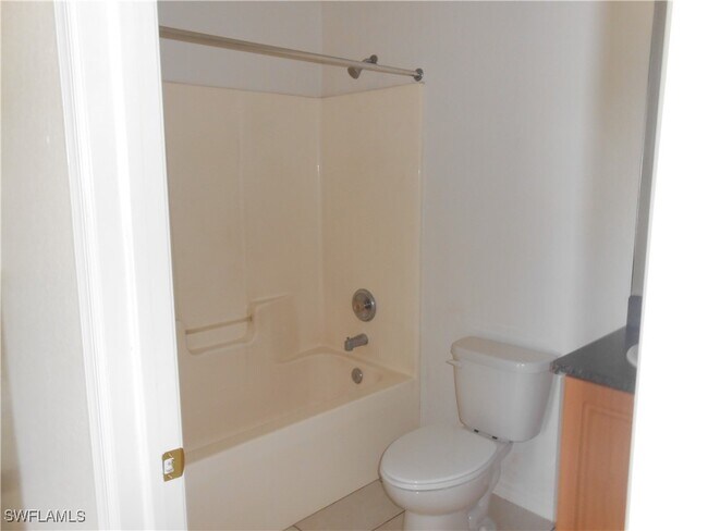 property at 4946 Golfview Blvd