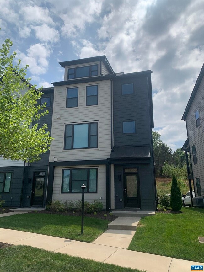 property at 1515 Knoll Ln