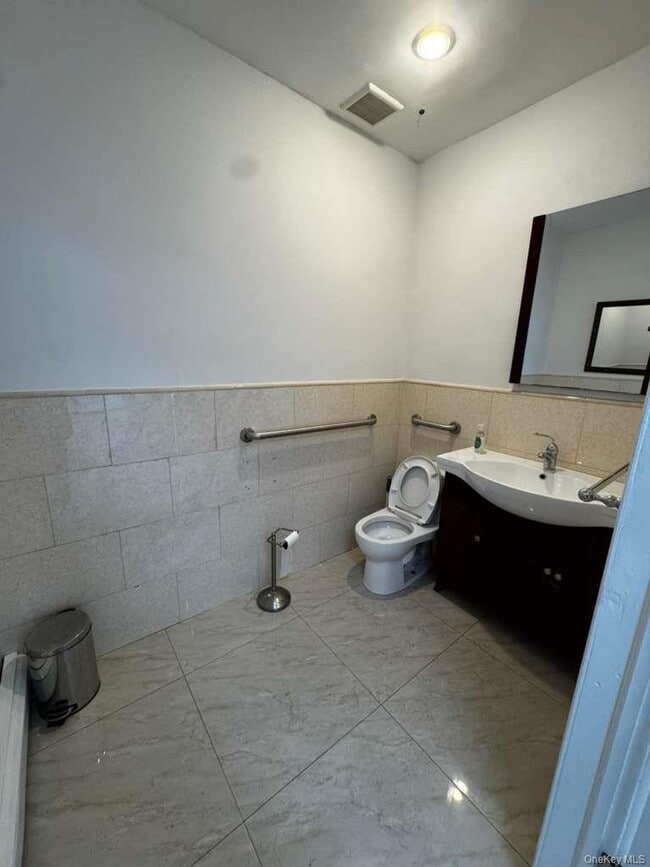 18-44 College Point Blvd in Queens, NY - Building Photo - Building Photo