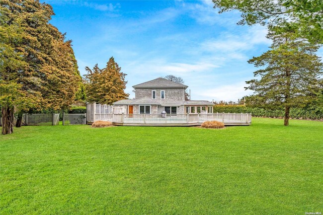 13 Quogo Neck Ln in Southampton, NY - Building Photo - Building Photo