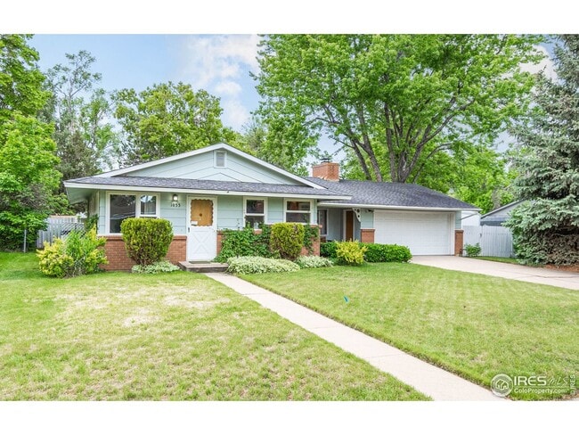 property at 1033 Briarwood Rd