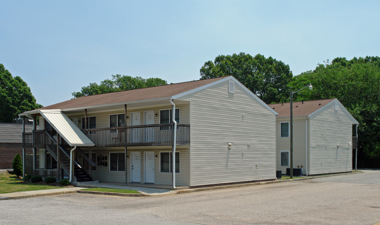 638 J Clyde Morris Blvd in Newport News, VA - Building Photo