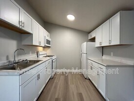 877 N 26 in Lincoln, NE - Building Photo