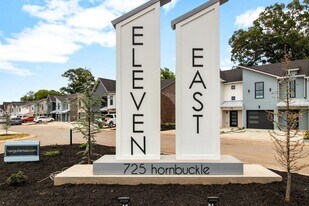 725 Hornbuckle Rd in Clarksville, TN - Building Photo