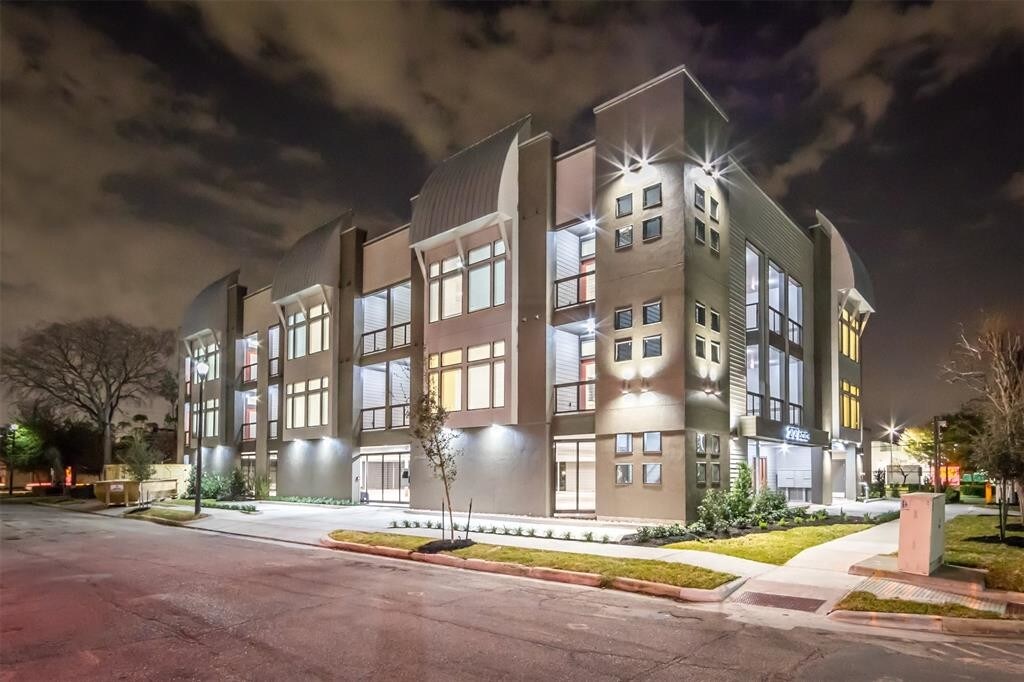 2727 Brazos St-Unit -15 in Houston, TX - Building Photo