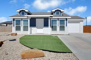 402 E 30th St in Wolfforth, TX - Building Photo