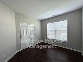 204 Straywhite Ave in Apex, NC - Building Photo - Building Photo