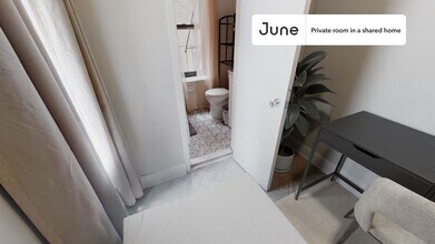 Private bedroom in 3 bed/2 bath Home in New York, NY - Building Photo - Building Photo