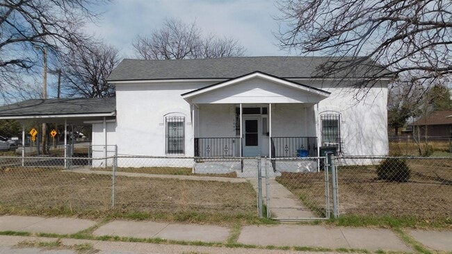 property at 1002 W Garza St