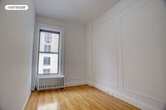 239 W 72nd St in New York, NY - Building Photo - Building Photo