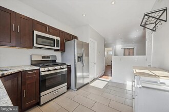 1525 S Taylor St in Philadelphia, PA - Building Photo - Building Photo