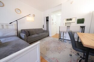 1422 2nd Ave in New York, NY - Building Photo