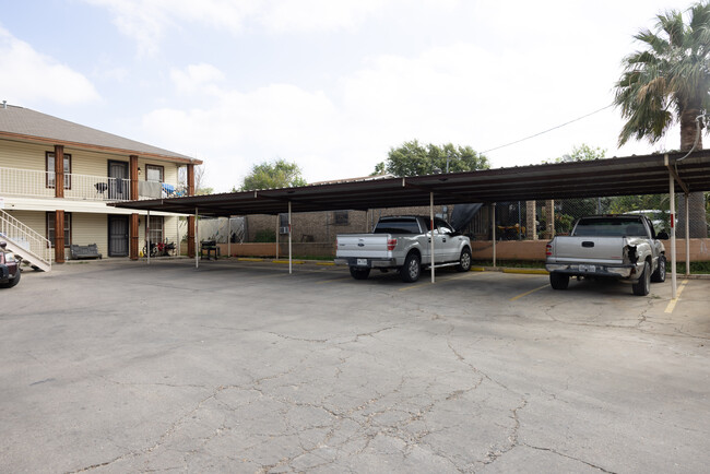 3202 Chestnut St in Laredo, TX - Building Photo - Building Photo