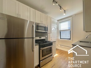 2315 N Rockwell St, Unit A3 in Chicago, IL - Building Photo - Building Photo