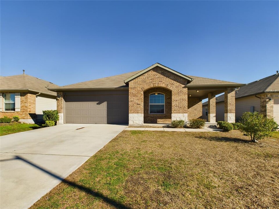 114 Cranbrook Ln in Hutto, TX - Building Photo