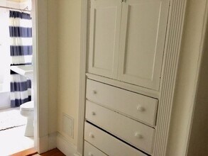 16 Winchester St, Unit 401 in Brookline, MA - Foto de edificio - Building Photo
