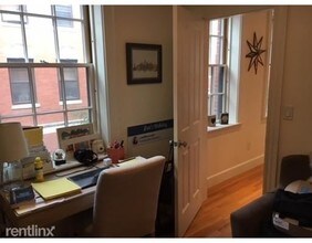 62 Myrtle St-Unit -Apt 4 in Boston, MA - Building Photo - Building Photo