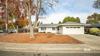 493 Landsdown Cir in Rohnert Park, CA - Building Photo