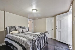 4048 Banks St in New Orleans, LA - Building Photo