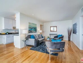 1410 S Bentley Ave, Unit 104 in Los Angeles, CA - Building Photo - Building Photo