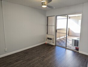 3721 Kanaina Ave-Unit -315 in Honolulu, HI - Foto de edificio - Building Photo