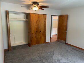 810 Plate St, Unit 108 in Rochester, MI - Foto de edificio - Building Photo