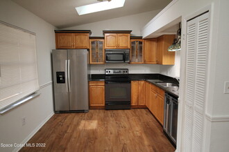 1735 Hazelton St NW in Palm Bay, FL - Building Photo - Building Photo