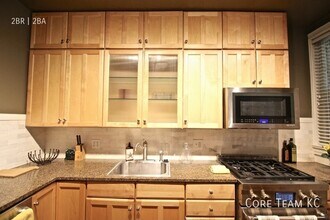 3813 Walnut St, Unit 2N in Kansas City, MO - Building Photo - Building Photo