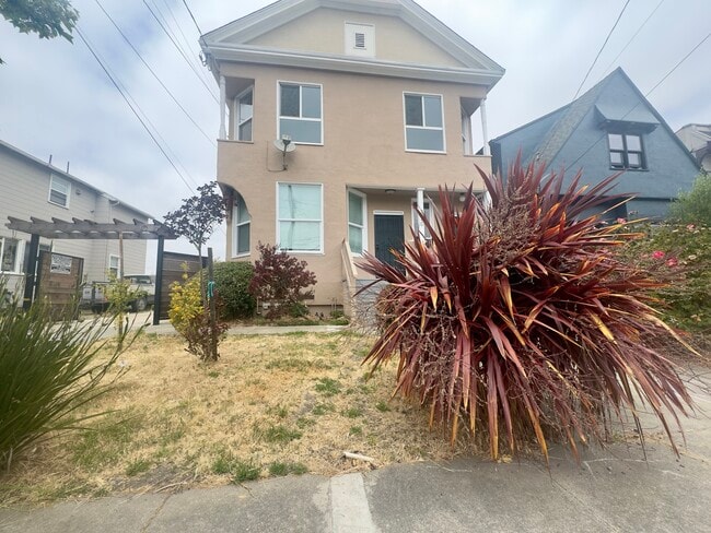 716 37th St in Oakland, CA - Foto de edificio - Building Photo