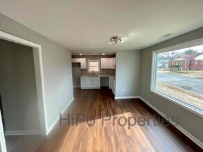 1747 Center Way S in Birmingham, AL - Building Photo - Building Photo