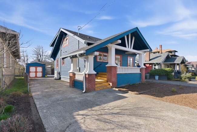 2945 NE 57th Ave, Unit 1 in Portland, OR - Foto de edificio - Building Photo