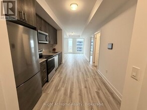 3240 William Coltson Ave in Oakville, ON - Building Photo - Building Photo